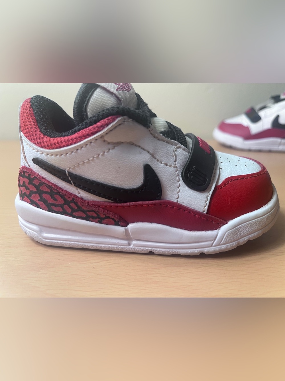 Jordan Legacy 312 Chicago Low White/Black-Gym Red CD9056-116 Toddler Size 5C - Picture 8 of 10